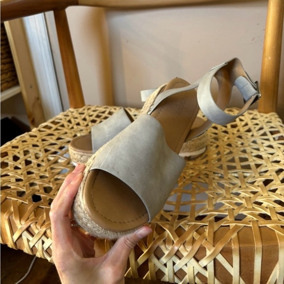 Soda Topic Gray Vegan Nubuck Espadrille Platfrom Wedge Sandals 8 - Picture 9 of 13